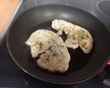 Foto del paso 3 de la receta: 289. Filetes de pavo a la plancha