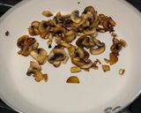 Foto del passaggio 1 della ricetta Risotto con Champignon e speck🍄‍🟫🥓🍛
