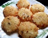 A picture of step 4 of Sabudana Vada with Chutney.