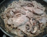 Foto del paso 9 de la receta Filete de lomo de cerdo con salsa de champiñones portobello