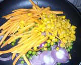 A picture of step 2 of Pan grilled fish with veggie sauce.