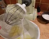 Piskótatekercs recept fázis 2 fotója