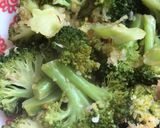 A picture of step 5 of Garlic & white wine sauce for vegetables.