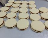 Foto del paso 6 de la receta: Alfajores De Maicena Y Harina Leudante