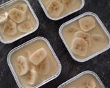 Foto langkah ke 3 dari resep Puding Susu Pisang.