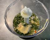 Une image de l'étape 3 de Sauce salade au roquefort, herbes aromatiques et moutarde fine.