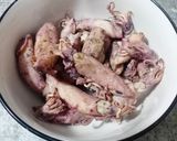 Foto langkah ke 1 dari resep Asin Cumi Asam Manis.