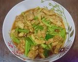 รูปขั้นตอนการทำที่ 2 ของ แกงคั่วพริกแกงใต้สะโพกไก่,โคนหน่อไม้ฝรั่ง - คีโต