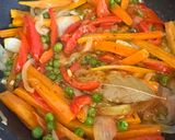 Foto del paso 3 de la receta: Pollo a la jardinera