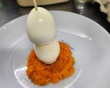 Foto del paso 2 de la receta: Hombrecillo de nieve en colchón de ensalada