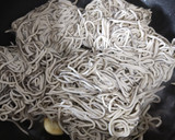 Foto del paso 1 de la receta: Spaghetti con gulas