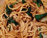 Foto langkah ke 5 dari resep Bakmie Mie Goreng Panjang Umur Ulang Tahun.