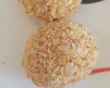 A picture of step 4 of Sweet potato balls.