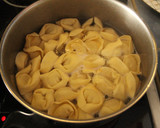 Foto del paso 21 de la receta: Tortelinis con tuco almondigados