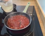 A picture of step 3 of Meatballs in Onion and Tomato Sauce.