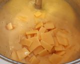 Foto del paso 5 de la receta Crema de calabacín al cheddar con un toque de jengibre