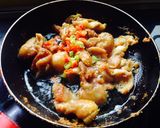 Foto langkah ke 4 dari resep Kulit Ayam Crispy With Egg and Cheese.