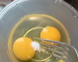 Foto langkah ke 1 dari resep Scrambled Egg.