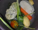 Foto langkah ke 3 dari resep Sup ayam plus cekernya.