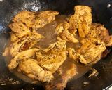 Foto del paso 3 de la receta: Pollo a la sartén con romero y tomillo al vino blanco con verduras salteadas