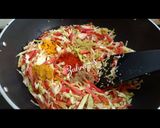 A picture of step 2 of Cabbage & Carrot dry sabzi.