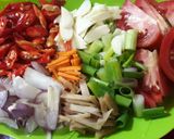 Foto langkah ke 1 dari resep Ikan sarden simple.