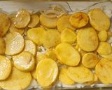 Foto del paso 2 de la receta: Pollo con papas al horno