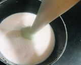 A picture of step 2 of Healthy milkshake.