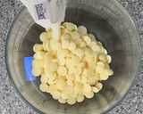 Foto del passaggio 4 della ricetta Mousse al Cioccolato Bianco e Lamponi