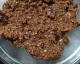 ખજુર અને ઓટ્સ બોલ્સ(Dates & oats balls recipe in Gujarati) રેસીપી સ્ટેપ6ફોટો