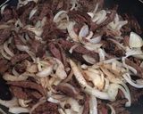 A picture of step 3 of Liver and Onion Tacos.