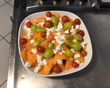Une image de l'étape 6 de Melon au deux tomates, feta et menthe.