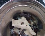A picture of step 2 of Chocolate kaju cookies thick shake.