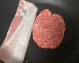 Foto del paso 2 de la receta: Hamburguesa completa al gusto con pan de coca 😋