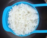 Foto del paso 1 de la receta: 🥚🍚🧀 Omelette de arroz - Bomba de huevo rellena de arroz al roquefort 🧀🍚🥚