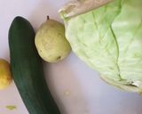 A picture of step 1 of Green salad.