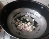 झटपट चपाती पासून फ्रँकी (Chapati Frankie Recipe In Marathi) रेसिपी स्टेप 3 फोटो 