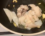 Foto del passaggio 2 della ricetta Tagliatelle seppie e moscardini
