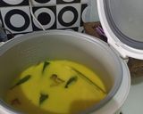 Foto langkah ke 3 dari resep Nasi Kuning Rice Cooker Harum Gurih ✅.