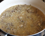 Foto del paso 2 de la receta: Filetes de seitán a la salvia con salsa de cebolla y champiñones