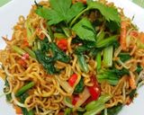 Foto langkah ke 6 dari resep 38. Mie Goreng Ekomie Sayur.
