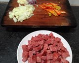 Foto langkah ke 1 dari resep 507. Oseng Luncheon Saus Tiram.