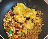Foto langkah ke 2 dari resep Popcorn Gurih Manis Simple.