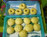 Foto langkah ke 5 dari resep Donut tanpa kentang enak dan lembuut.