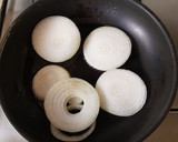 Foto del paso 3 de la receta: Muslos a la mostaza con guarnición de pimientos y champiñones