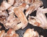 Foto langkah ke 3 dari resep Ayam Lodho Telur Asin / Takir Bujur Sangkar.