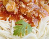 รูปขั้นตอนการทำที่ 3 ของ สปาเกตตี้คุณหมู 🐽 / Spaghetti with tomato sauce_Local Thai Style 🇹🇭