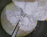 Foto langkah ke 5 dari resep Lumpur Lapis Kukus.