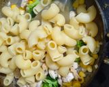 A picture of step 4 of Broccoli chicken macaroni.