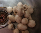 Foto del paso 1 de la receta: Corbatas integrales con crema, atún y champiñones